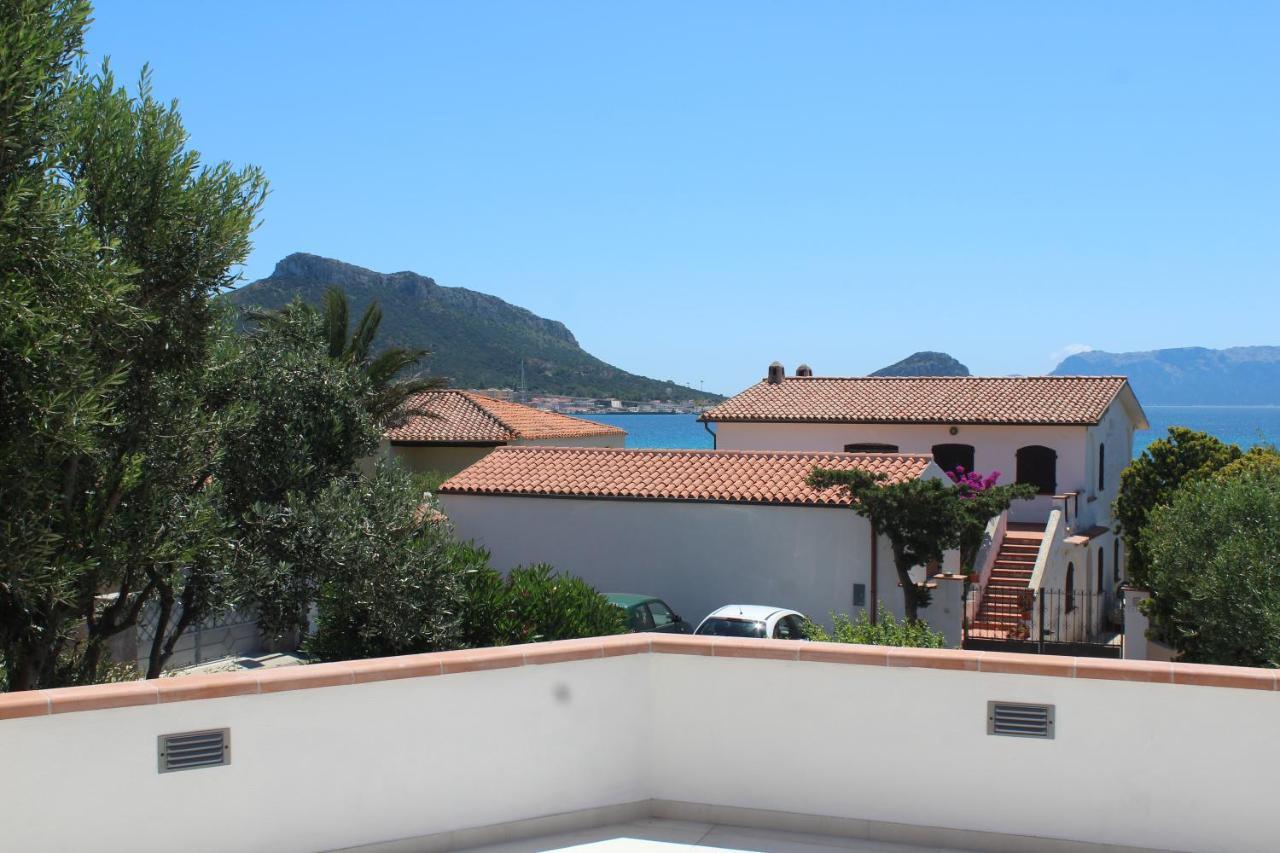 Bona Ciurrata Hotel Golfo Aranci Exterior foto