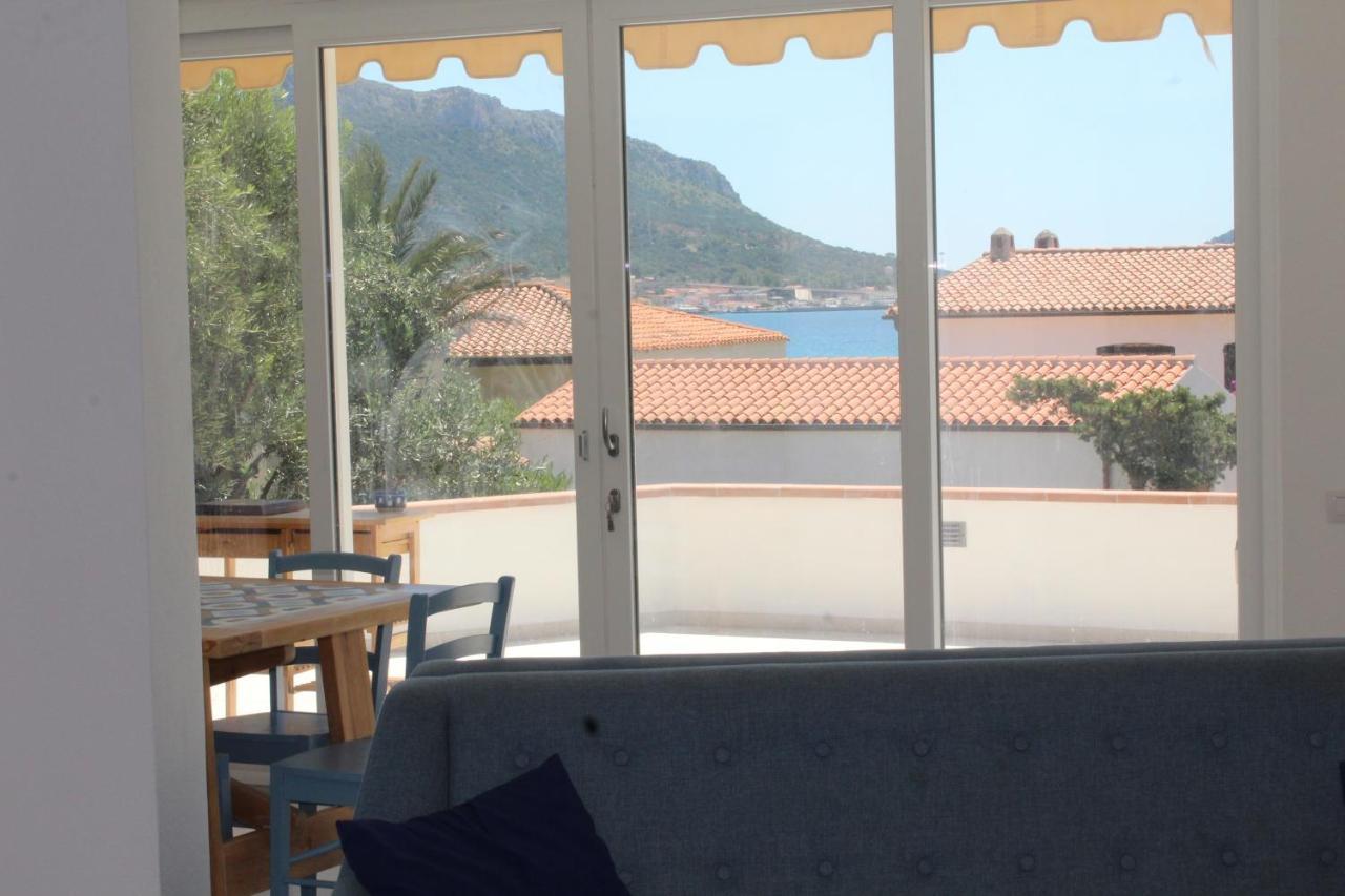 Bona Ciurrata Hotel Golfo Aranci Exterior foto